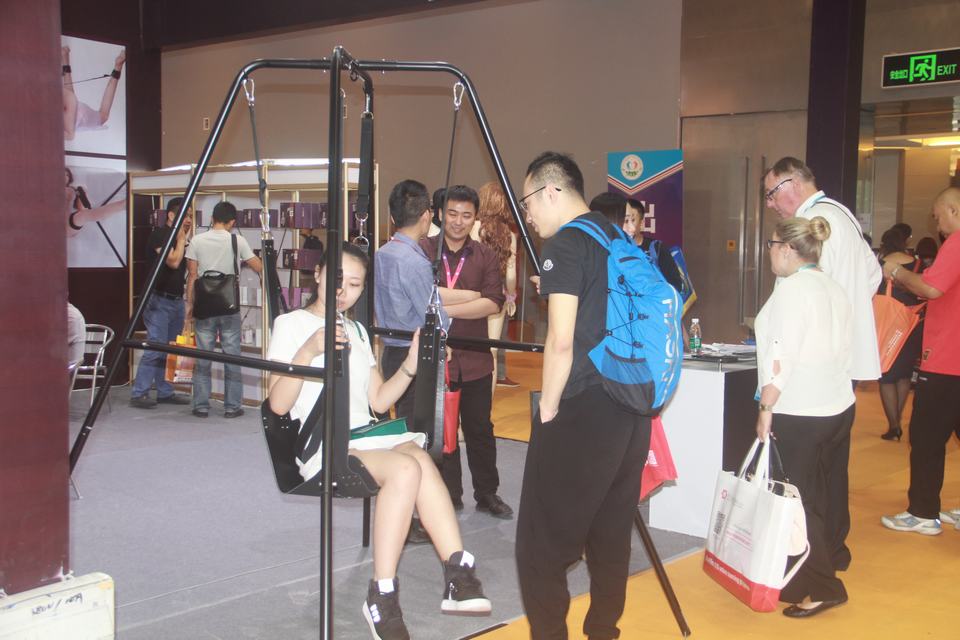 2017第十九届全国(广州)性文化、成人用品、保健品博览会(图63) 图片关键词