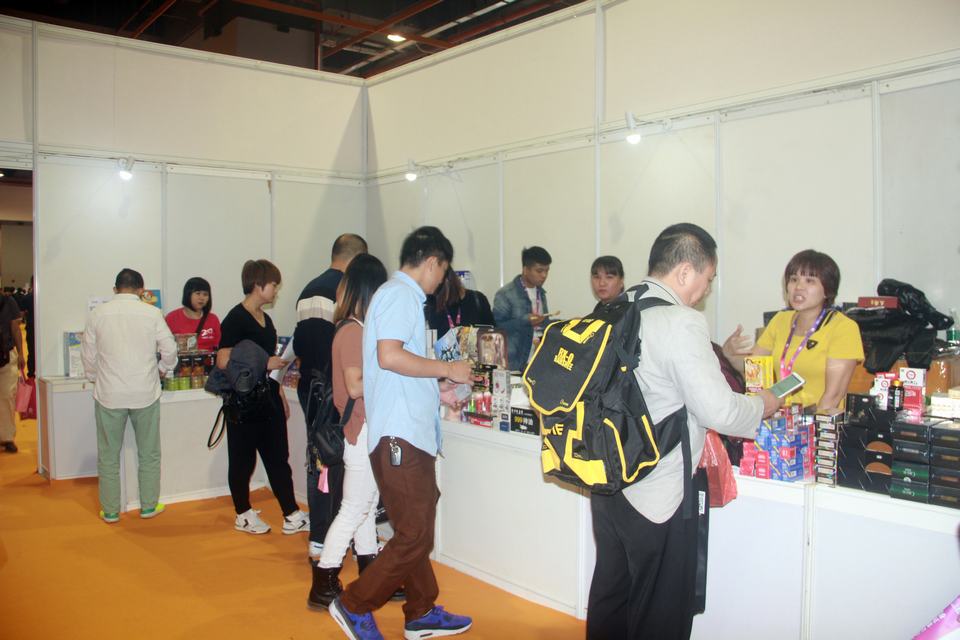 2017第十九届全国(广州)性文化、成人用品、保健品博览会(图67) 图片关键词
