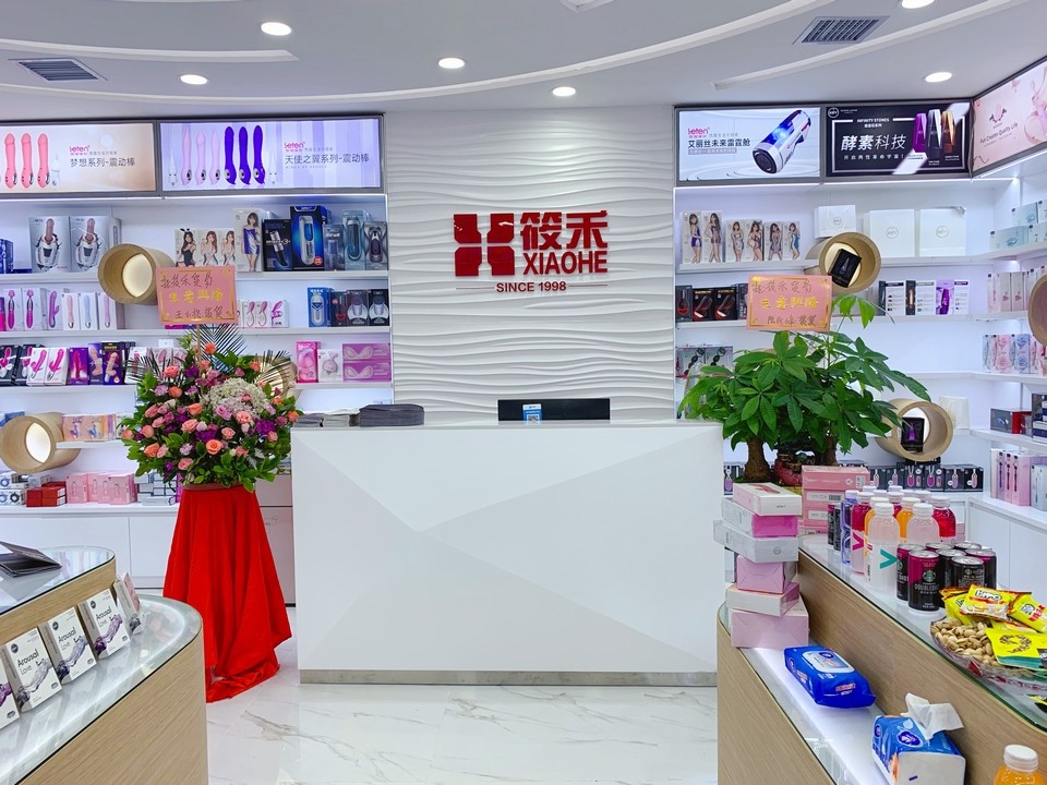 广东成人用品市场浸入式情境体验店璀璨亮相!(图7) 7.jpg